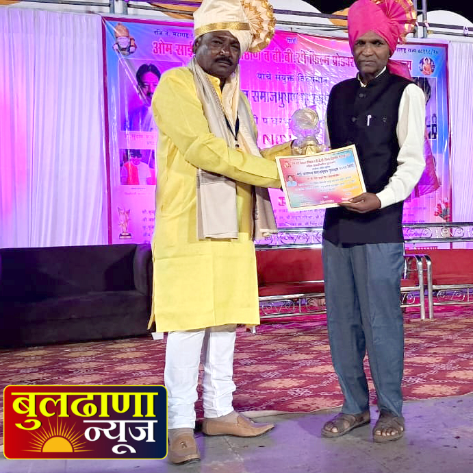 साई कलारत्न समाज भूषण पुरस्काराने रमेश खंडारे सन्मानित Ramesh Khandare honored with Sai Kalaratna Samaj Bhushan Award